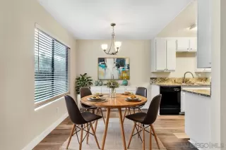 Photo #4: 250045938 Listing