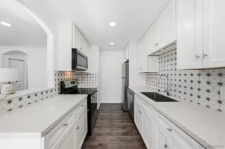 Photo #1: 250045988 Listing 