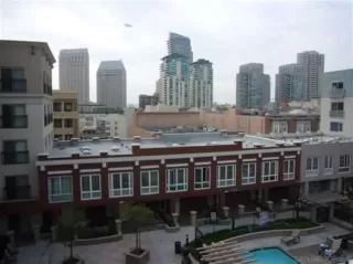 Photo #4: 250046039 Listing