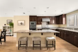 Photo #3: 250046197 Listing 