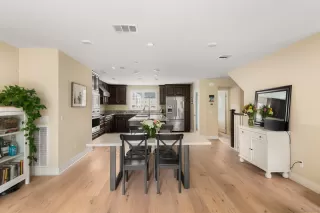 Photo #6: 250046197 Listing 