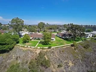 Photo #2: 250046199 Listing