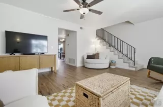 Photo #1: 2600004 Listing