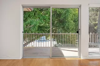 Photo #4: 2600006 Listing