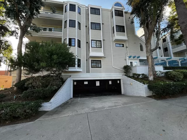 MLS: 2600011 Condo For Sale