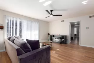 Photo #2: 260001303 Listing