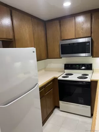 Photo #5: 260001317 Listing