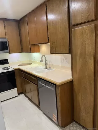 Photo #6: 260001317 Listing