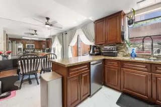 Photo #1: 260001336 Listing 