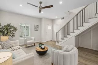 Photo #4: 260001357 Listing 