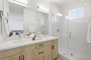 Photo #6: 260001440 Listing