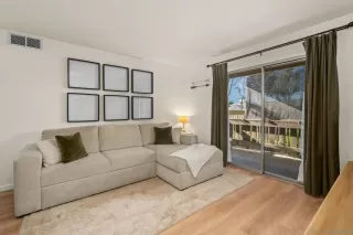 Photo #4: 260001534 Listing