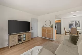 Photo #5: 260001534 Listing