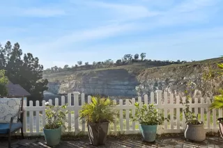 Photo #2: 260001564 Listing