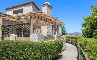 Photo #2: 260001624 Listing 