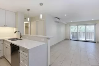 Photo #3: 260001632 Listing 