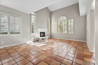 Photo #1: 260001633 Listing