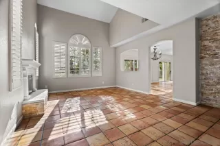 Photo #2: 260001633 Listing