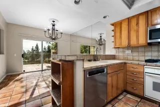 Photo #5: 260001633 Listing