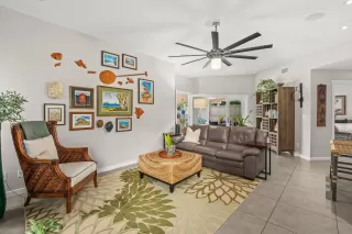 Photo #2: 260001659 Listing