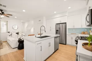 Photo #1: 260001767 Listing