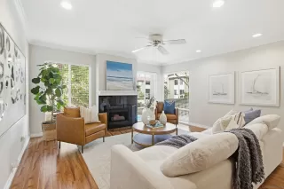 Photo #1: 260001774 Listing