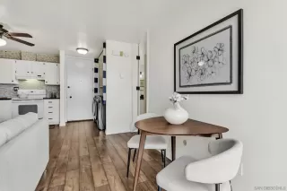 Photo #4: 260001796 Listing