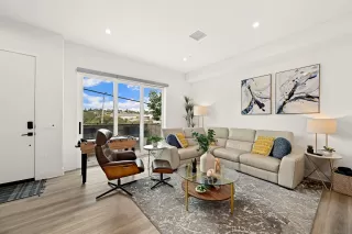 Photo #2: 260001798 Listing 