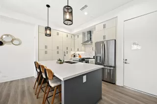 Photo #4: 260001798 Listing 