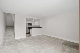 Photo #3: 260001799 Listing