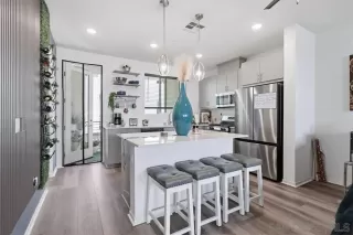 Photo #6: 260001803 Listing 