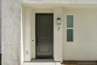 Photo #1: 260001953 Listing