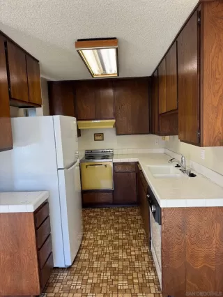 Photo #5: 260001958 Listing