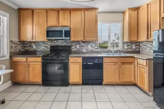 Photo #5: 260001966 Listing 