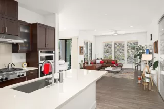 Photo #6: 260001967 Listing