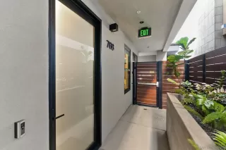 Photo #6: 260001984 Listing