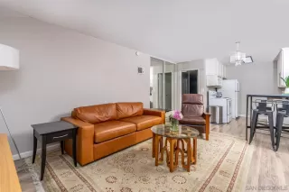 Photo #3: 260001988 Listing