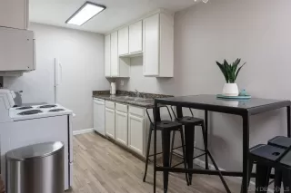 Photo #4: 260001988 Listing