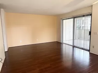 Photo #6: 260002030 Listing