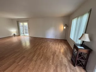 Photo #4: 260002047 Listing