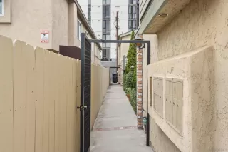 Photo #2: 260002050 Listing