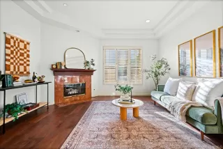 Photo #1: 260002154 Listing