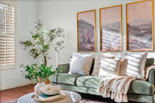 Photo #2: 260002154 Listing