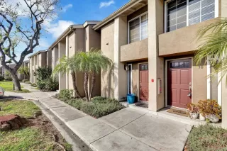 Browse active condo listings in WINDSOR PARK