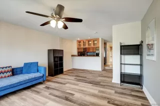 Photo #6: 260002160 Listing