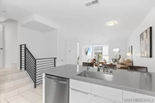 Photo #6: 260002181 Listing