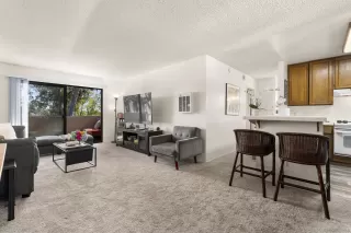 Photo #2: 260002184 Listing