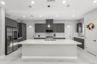 Photo #1: 260002210 Listing