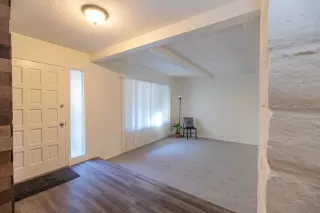 Photo #3: 260002349 Listing