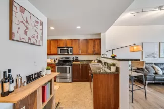 Photo #3: 260002398 Listing